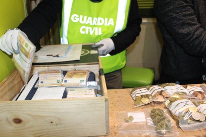 La marihuana de Roda de Berà que se fumaba en un club de cannabis de Viladecans