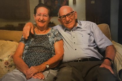 Mordechai Ben Abir (Marcos Caballero) junto a su esposa Fanny. Actualmente viven en Israel.