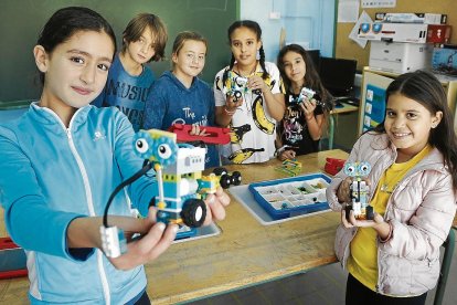 En la Escuela Saavedra se han especializado en la robótica. A partir de ahora contarán con el apoyo de la URV.