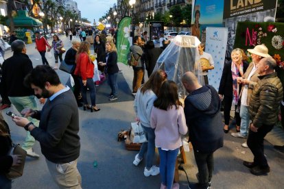 La Rambla Nova fue el punto neurálgico de una noche que empezó con fuerza.