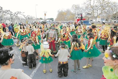Una de las comparsas del carnaval de Cambrils.