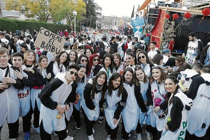 Uno de los grupos participantes en el carnaval de Vila-seca.
