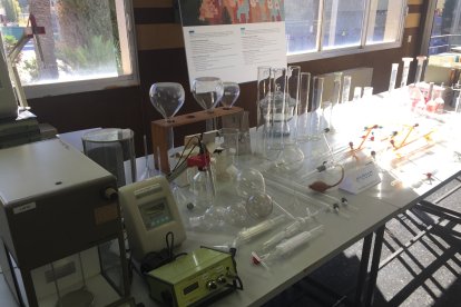 Material de laboratorio cedido al instituto de Cubelles.