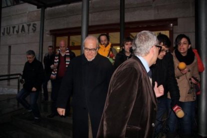 El ex director general de Innova saliendo de los juzgados de Reus.