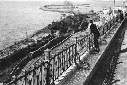 Vista del Balcó del Mediterrani a inicios del siglo XX.