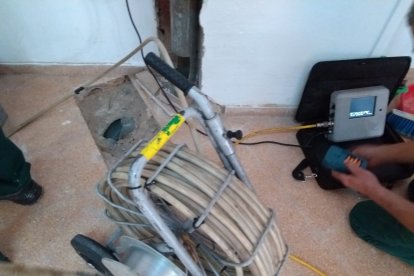 Imagen de la cámara endoscópica que emplearon para encontrarles.