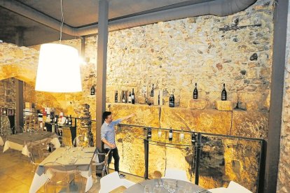 En la calle Comte, la Osteria Del Lab, está integrada en los restos del antiguo Fòrum Provincial.