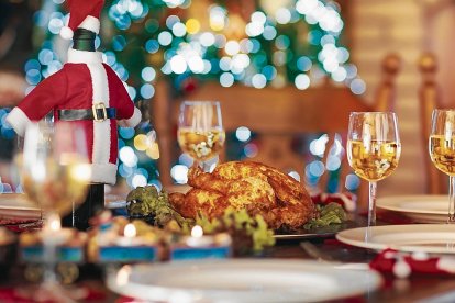 En Navidades las mesas se visten con sus mejores galas.
