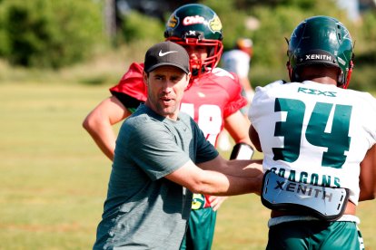 Andrew Weidinger, entrenador Dragon, durante una de sus primeras sesiones de entrenamiento.
