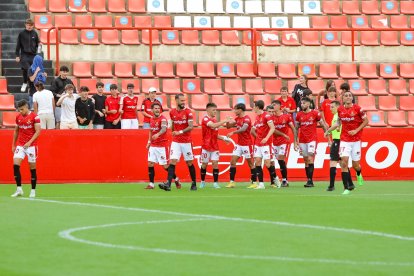 El Nàstic gana al Murcia (3-2) y Agné salva el cuello