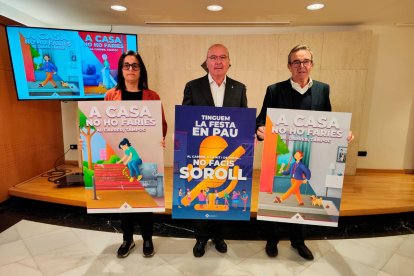 Vázquez, Pellicer y Massó con los nuevos carteles.