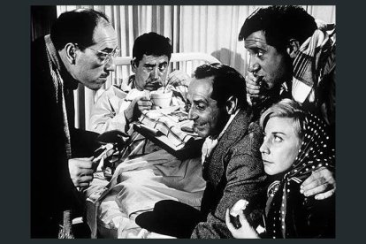 Una escena de ‘Atraco a las tres’ (1962), junto a José Luis López Vázquez, Manuel Alexandre, Alfredo Landa y Gracita Morales.