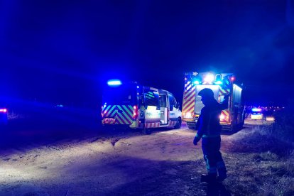 Servicios de emergencia en el lugar del accidente.