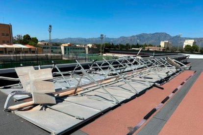 Plaquers solars bolcades i en desús.