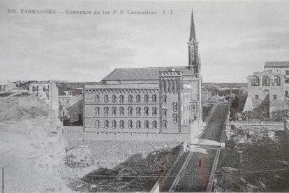 La calle Assalt en 1910, antes de que se construyeran las Teresianas.