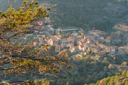 El pueblo de L’Argentera visto desde el castillo.