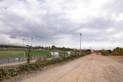 Uno de los campos de fútbol de la zona deportiva municipal de Cambrils.