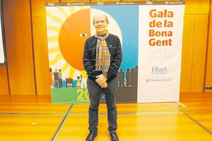 Roger Lascorz es un ejemplo de excelencia profesional. Tras graduarse magna cum laude en Física en una universidad de EEUU, logró entrar en la NASA. Trabaja en el proyecto Artemis. Roger estaba ayer en EEUU. Acudió en su lugar su padre, Andreu.