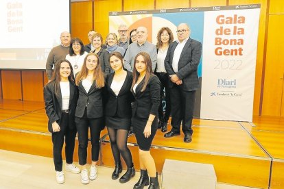 Las alumnas de la Salle de Reus Paula Catalán, Irina Mestre, Marta del Agua y Clara Alcázar ganaron la Bona Gent. En la