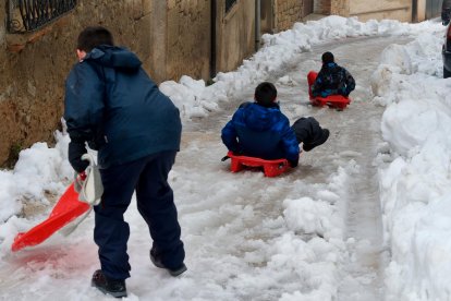 Horta de Sant Joan y Arnes, cubiertas por la nieve