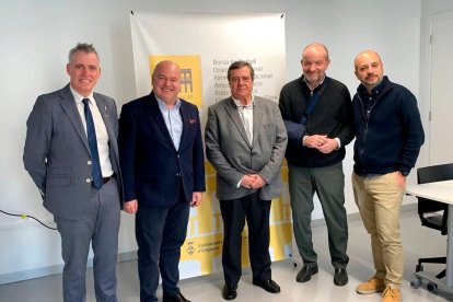 Representants de l’Ajuntament d’Amposta i de l’empresa quebequesa.