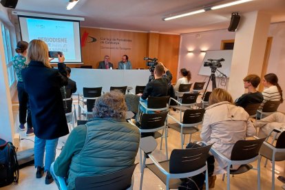 Adeserà i Giralt durant la presentació del premi de periodisme de salut i drets socials de Tarragona.