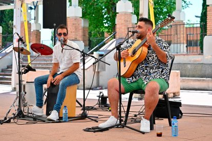 Rumba Gipsy en la plaza Pere Anglada i Duran de Sant Salvador.