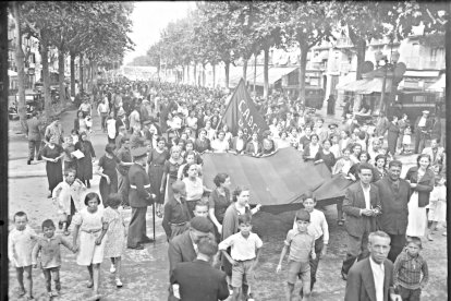 Manifestación por la Rambla 14 d’Abril de simpatizantes del CADCI, un sindicato de empleados de comercio.