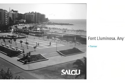 Aspecto de la Fuente Luminosa, situada en uno de los extremos del paseo Jaume I, el año de su inauguración, en 1973.