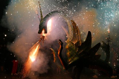 Una imatge de la Víbria en els primers compassos del correfoc.