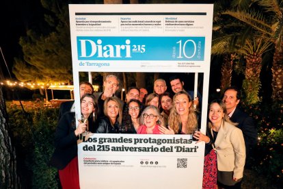 Casi 400 invitados en la gala del 215 aniversario del Diari.