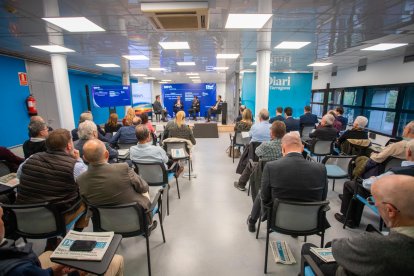 4. El acto se celebró en la sala Victoria Climent del Diari.