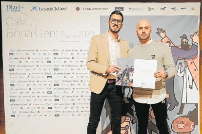 Raúl Marín se retió en 2023 como máximo goleador en la historia del Reus Deportiu. El responsable de Marketing de Vermuts Miró, Gerard Arias, le entregó un merecido diploma en reconocimiento a su excelente trayectoria deportiva.
