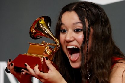 Shakira, Bizarrap y Karol G triunfan en los Grammy Latinos de Sevilla