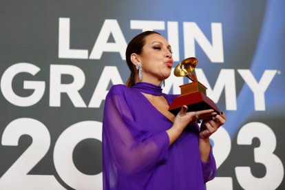Shakira, Bizarrap y Karol G triunfan en los Grammy Latinos de Sevilla
