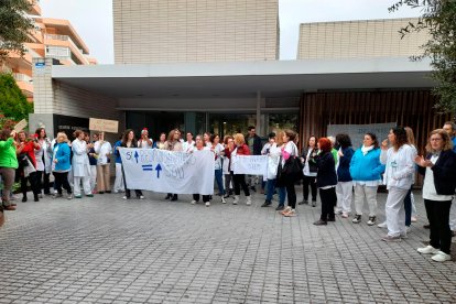 Protesta en el CAP de Salou.