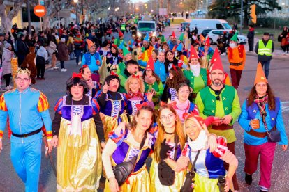 Blancanieves y los enanitos se dejaron ver por Cambrils.