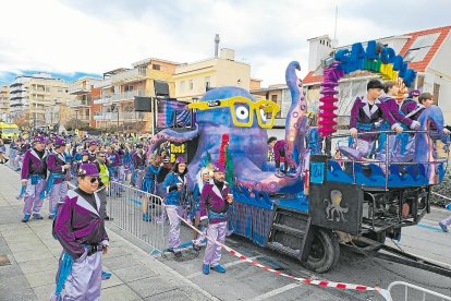 Aún queda la rúa de hoy por la tarde en Calafell playa.