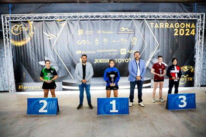 María Janny Molina (izq), de las Ganxets, fue plata alevín.