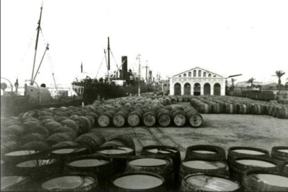 El negoci de consignatari de vaixells al port de Tarragona, sobretot comerciant amb  bocois, va ser la font essencial de finançament familiar.