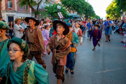 Los niños fueron los protagonistas de la Mostra de Folklore Viu.