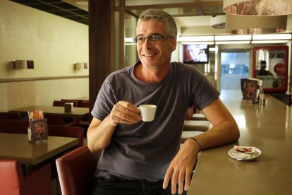 Sans (ERC), Ibarra (PSC), Sales (Junts), Macián (Vox), Saladié (CUP), Alonso (Cs), López (Comuns Sumar) y Pere Lluís Huguet (PP).