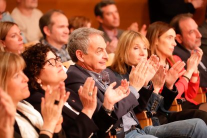 Vídeo: Zapatero acompaña a Viñuales en el acto central del PSC en Tarragona