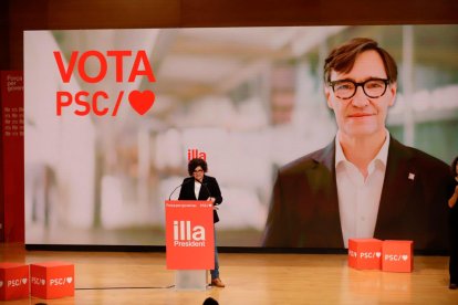 Vídeo: Zapatero acompaña a Viñuales en el acto central del PSC en Tarragona