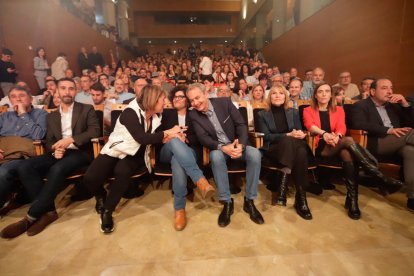 Vídeo: Zapatero acompaña a Viñuales en el acto central del PSC en Tarragona