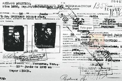 Fitxa del servei mexicà de migració corresponent a Salvador Roqué i Prat, membre del PSUC i pare de Maria Roqué.