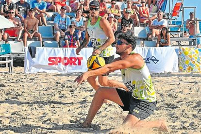 Los ganadores de la categoría masculina, Óscar Jiménez y Sergi Reñé.