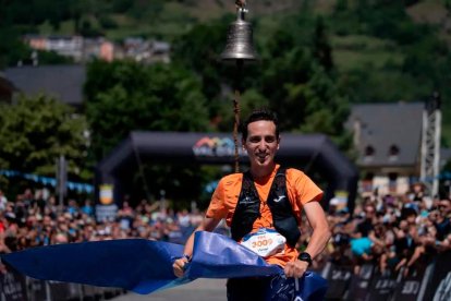 La entrada a meta de Víctor del Aguila.