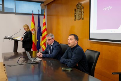 A la izquierda, el director de Rodalies, Antonio Carmona.