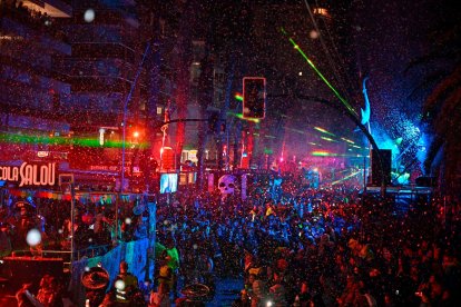 Una de las comparsas del Cós Blanc de Salou.